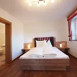 Apartment Hinterburgschwaig Hof *